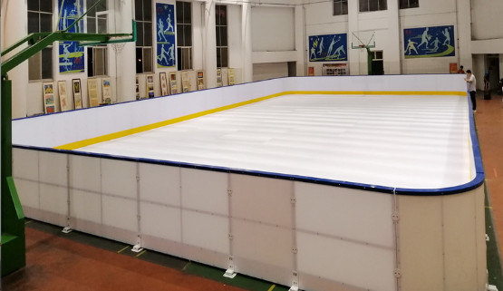 Fake Ice Skating Rink Polyethylene Material Plastic Ice Rink For Commercial